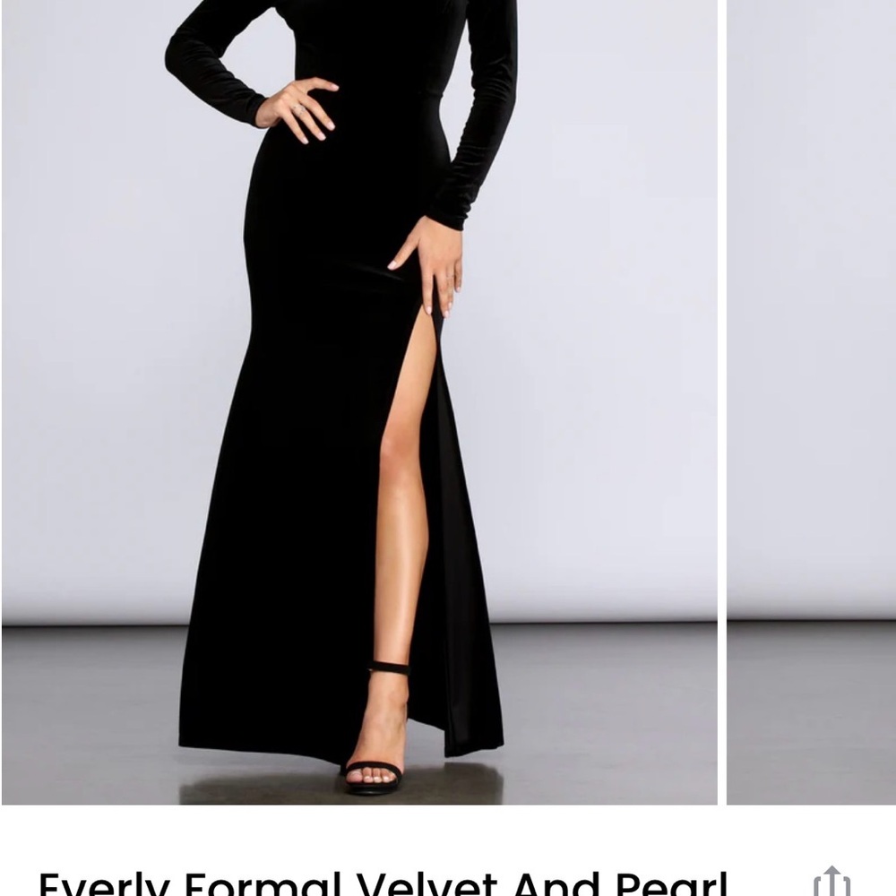 Everly Black Velvet Long Sleeve Dress